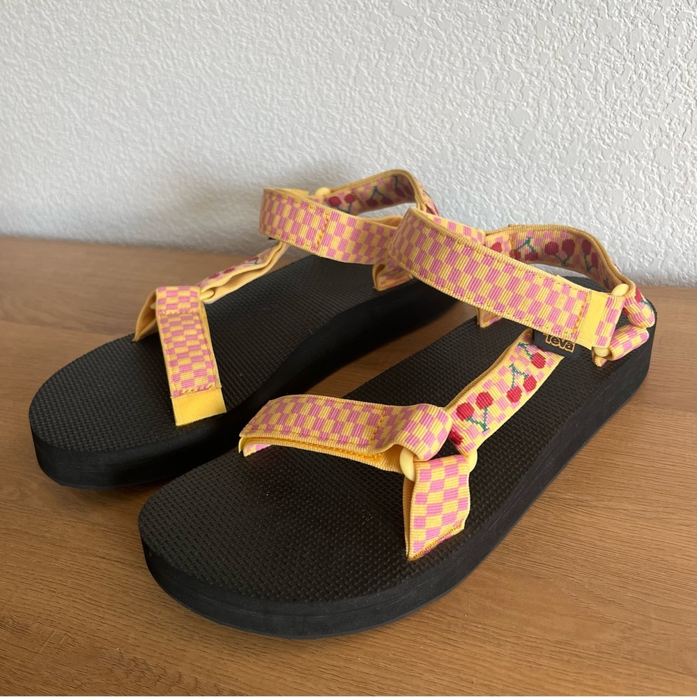 NEW Teva Picnic Cherries Rosebloom Gingham Mid Universal Sandals 11 Women’s 12